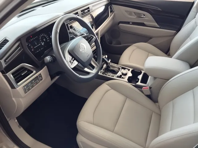 Osobné vozidlá - KGM KORANDO PREMIUM AWD AT, 1,5 TGDI + BLACK + svetlá koža KGM Korando - 2026, Automatická