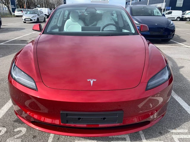 Tesla Model 3 Long Range AllWheel Drive NOVÉ VOZIDLO