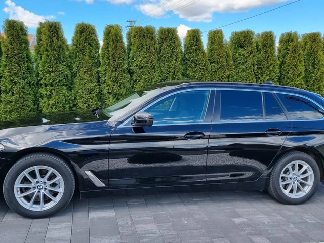 BMW rad 5 Touring 520d mHEV xDrive A/T Matrix svetla